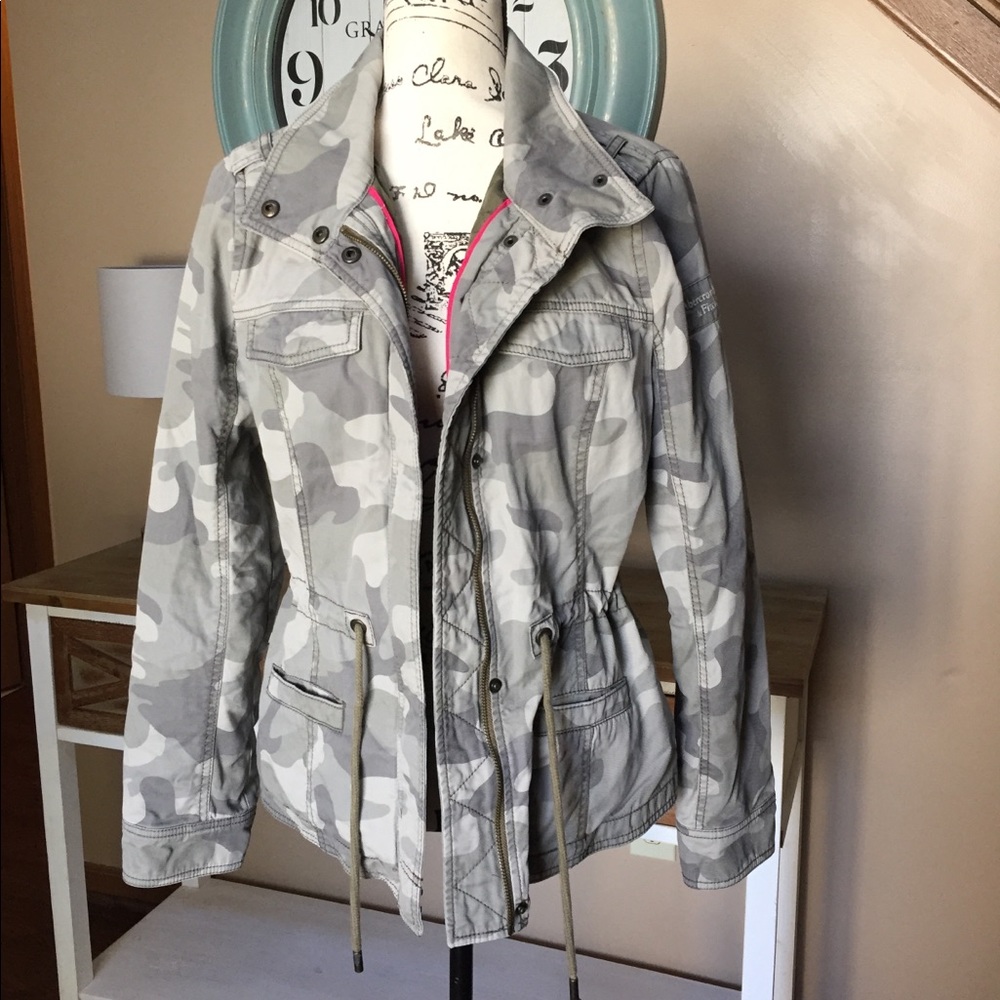 Abercrombie & Fitch gray camouflage coat
